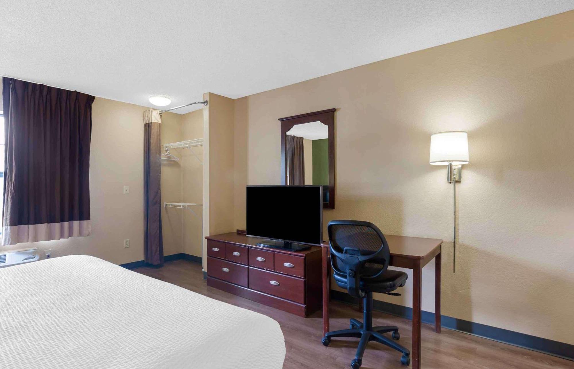 Extended Stay America Select Suites - Madison - Old Sauk Rd Экстерьер фото